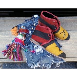 Turkish Kilim Boots handmade with love. Size 9